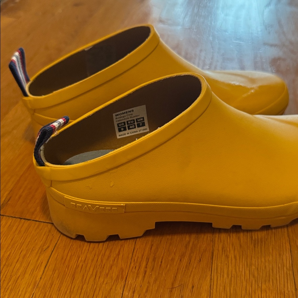 Seavees Bodega Clogs - Picture 3 of 4